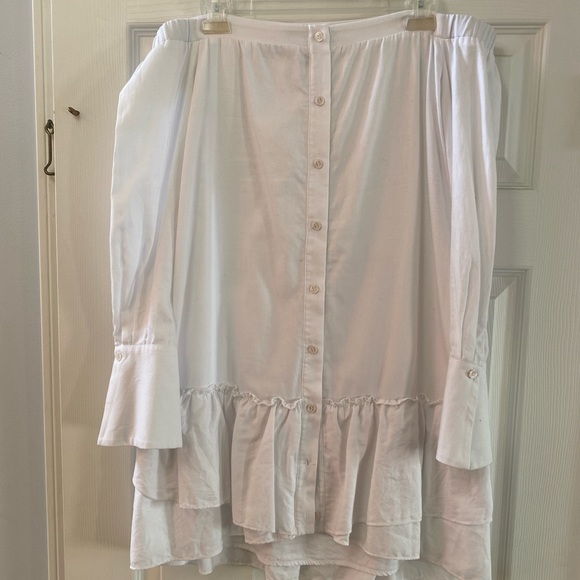 BCBCMAXAZRIA off the shoulder white button up mini dress XXS but runs big - Picture 2 of 4